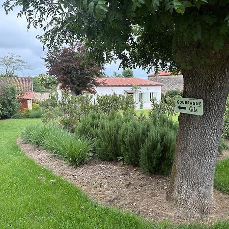 Maison De Vacances Gondrin Kültér fotó